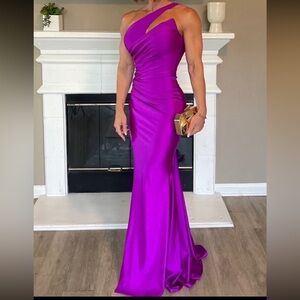 Elegant Purple One-Shoulder gala/prom/evening gown Dress